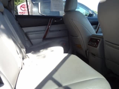 Used 2013  Toyota Highlander 4d SUV AWD Limited at CarloanExpress&period;Com near Hampton&comma; VA