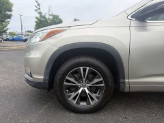 Used 2016  Toyota Highlander 4d SUV FWD XLE at CarloanExpress&period;Com near Hampton&comma; VA