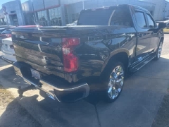 Used 2024  Chevrolet Silverado 1500 4WD Crew Cab 147" LT w/1LT at CarloanExpress.Com near Hampton, VA
