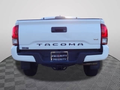 Used 2017  Toyota Tacoma Double Cab 5' Bed V6 4x4 (Natl) at CarloanExpress.Com near Hampton, VA