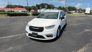 Used 2025  Chrysler Pacifica Select FWD at CarloanExpress&period;Com near Hampton&comma; VA