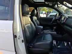 Used 2020  Toyota Tacoma 4WD Double Cab 5' Bed V6 &lpar;Natl&rpar; at CarloanExpress&period;Com near Hampton&comma; VA