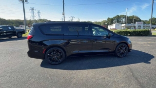 Used 2026  Chrysler Pacifica Limited FWD at CarloanExpress&period;Com near Hampton&comma; VA