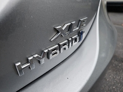Used 2018  Toyota Camry Hybrid CVT &lpar;Natl&rpar; at CarloanExpress&period;Com near Hampton&comma; VA