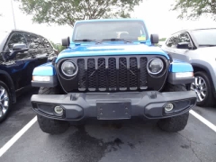Used 2021  Jeep Gladiator Willys 4x4 at CarloanExpress&period;Com near Hampton&comma; VA