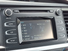 Used 2019  Toyota Highlander LE V6 AWD &lpar;Natl&rpar; at CarloanExpress&period;Com near Hampton&comma; VA