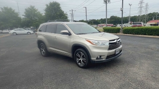 Used 2016  Toyota Highlander 4d SUV FWD XLE at CarloanExpress&period;Com near Hampton&comma; VA