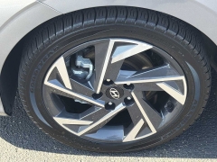 Used 2024  Hyundai Elantra Limited IVT at CarloanExpress&period;Com near Hampton&comma; VA