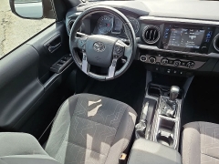 Used 2018  Toyota Tacoma Double Cab 5' Bed V6 4x4 &lpar;Natl&rpar; at CarloanExpress&period;Com near Hampton&comma; VA