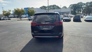 Used 2025  Chrysler Pacifica Select FWD at CarloanExpress&period;Com near Hampton&comma; VA