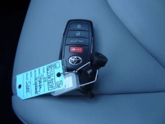 Used 2024  Toyota Highlander AWD &lpar;Natl&rpar; at CarloanExpress&period;Com near Hampton&comma; VA