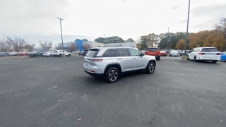 Used 2024  Jeep Grand Cherokee 4xe 4x4 at CarloanExpress&period;Com near Hampton&comma; VA