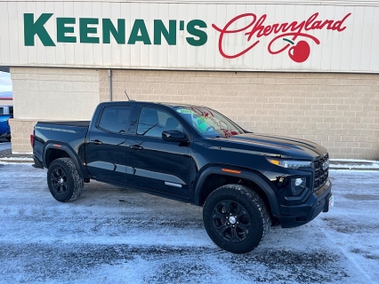 2023 GMC Canyon Elevation's photo