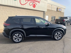 Used 2021  Nissan Rogue AWD SV at Keenan's Cherryland near Holmen&comma; WI