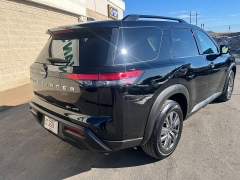 Used 2024  Nissan Pathfinder SV 4WD at Keenan's Cherryland near Holmen&comma; WI
