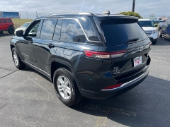 Used 2023  Jeep Grand Cherokee Laredo 4x4 at Keenan's Cherryland near Holmen&comma; WI