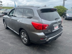 Used 2019  Nissan Pathfinder 4d SUV 4WD SL at Keenan's Cherryland near Holmen&comma; WI