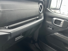 Used 2019  Jeep Wrangler Unlimited 4d SUV 4WD Sahara at Keenan's Cherryland near Holmen&comma; WI