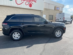 Used 2023  Jeep Grand Cherokee Laredo 4x4 at Keenan's Cherryland near Holmen&comma; WI