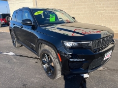 Used 2023  Jeep Grand Cherokee Limited 4x4 at Keenan's Cherryland near Holmen&comma; WI