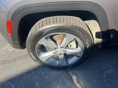 Used 2021  Jeep Grand Cherokee L Limited 4x4 at Keenan's Cherryland near Holmen&comma; WI