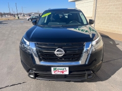 Used 2024  Nissan Pathfinder SV 4WD at Keenan's Cherryland near Holmen&comma; WI