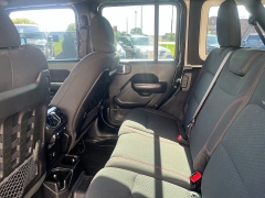 Used 2019  Jeep Wrangler Unlimited 4d SUV 4WD Rubicon at Keenan's Cherryland near Holmen&comma; WI