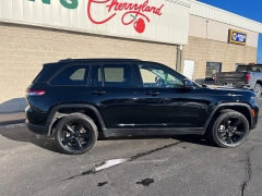 Used 2023  Jeep Grand Cherokee Limited 4x4 at Keenan's Cherryland near Holmen&comma; WI