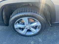 Used 2021  Jeep Grand Cherokee L Limited 4x4 at Keenan's Cherryland near Holmen&comma; WI