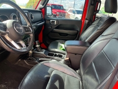 Used 2018  Jeep Wrangler Unlimited 4d SUV 4WD Sahara at Keenan's Cherryland near Holmen&comma; WI