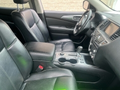 Used 2019  Nissan Pathfinder 4d SUV 4WD SL at Keenan's Cherryland near Holmen&comma; WI