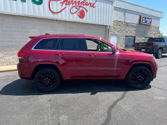 Used 2014  Jeep Grand Cherokee 4d SUV 4WD Laredo Altitude at Keenan's Cherryland near Holmen&comma; WI