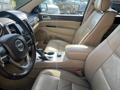 Used 2018  Jeep Grand Cherokee 4d SUV 4WD Overland V6 at Keenan's Cherryland near Holmen&comma; WI