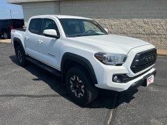 Used 2017  Toyota Tacoma 4WD Double Cab TRD Off-Road Auto at Keenan's Cherryland near Holmen&comma; WI