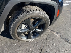 Used 2023  Jeep Grand Cherokee Limited 4x4 at Keenan's Cherryland near Holmen&comma; WI