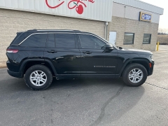 Used 2023  Jeep Grand Cherokee Laredo 4x4 at Keenan's Cherryland near Holmen&comma; WI