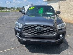 Used 2021  Toyota Tacoma 4WD TRD Off Road Double Cab 5ft Bed V6 AT at Keenan's Cherryland near Holmen&comma; WI