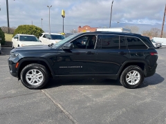 Used 2023  Jeep Grand Cherokee Laredo 4x4 at Keenan's Cherryland near Holmen&comma; WI