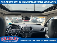 Used 2016  Jeep Cherokee 4d SUV 4WD Trailhawk V6 at Bradley Auto Finance near Hudson&comma; NH