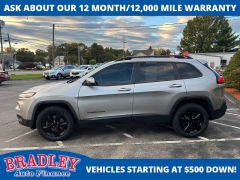 Used 2016  Jeep Cherokee 4d SUV 4WD Latitude at Bradley Auto Finance near Hudson, NH