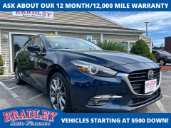 Used 2023  Chrysler Pacifica Touring FWD at Bradley Auto Finance near Hudson&comma; NH