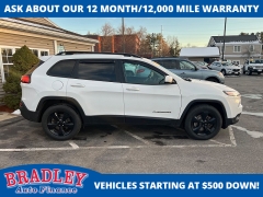 Used 2016  Jeep Cherokee 4d SUV 4WD Latitude at Bradley Auto Finance near Hudson&comma; NH