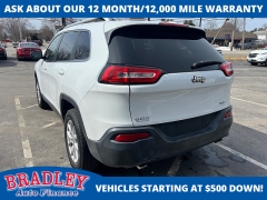 Used 2014  Jeep Cherokee 4d SUV 4WD Latitude V6 at Bradley Auto Finance near Hudson&comma; NH