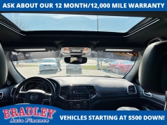 Used 2019  Jeep Grand Cherokee 4d SUV 4WD Laredo Altitude at Bradley Auto Finance near Hudson&comma; NH