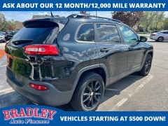 Used 2014  Jeep Cherokee 4d SUV 4WD Latitude V6 at Bradley Auto Finance near Hudson&comma; NH