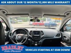 Used 2019  Jeep Cherokee 4d SUV 4WD Latitude Plus Altitude 2&period;4L at Bradley Auto Finance near Hudson&comma; NH