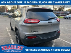 Used 2016  Jeep Cherokee 4d SUV 4WD Latitude at Bradley Auto Finance near Hudson, NH