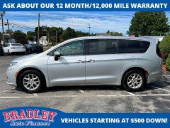 Used 2023  Chrysler Pacifica Touring FWD at Bradley Auto Finance near Hudson&comma; NH