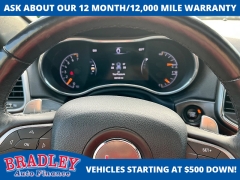 Used 2017  Jeep Grand Cherokee 4d SUV 4WD Laredo at Bradley Auto Finance near Hudson&comma; NH