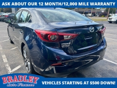 Used 2023  Chrysler Pacifica Touring FWD at Bradley Auto Finance near Hudson&comma; NH